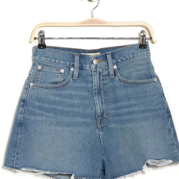 Madewell Sz 12 (32) Mom Jean Chewed Raw Ham Jean Shorts High Rise - Picture 2 of 2